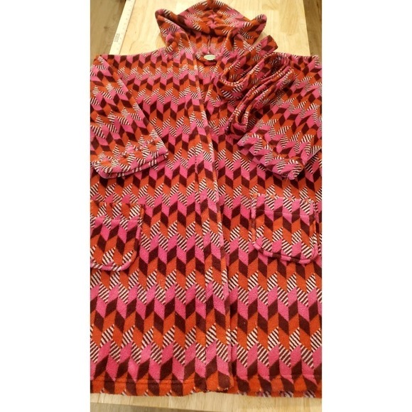 Vera Bradley Jackets & Blazers - Vera Bradley Geometric Print Terry Short Robe Pink & Red